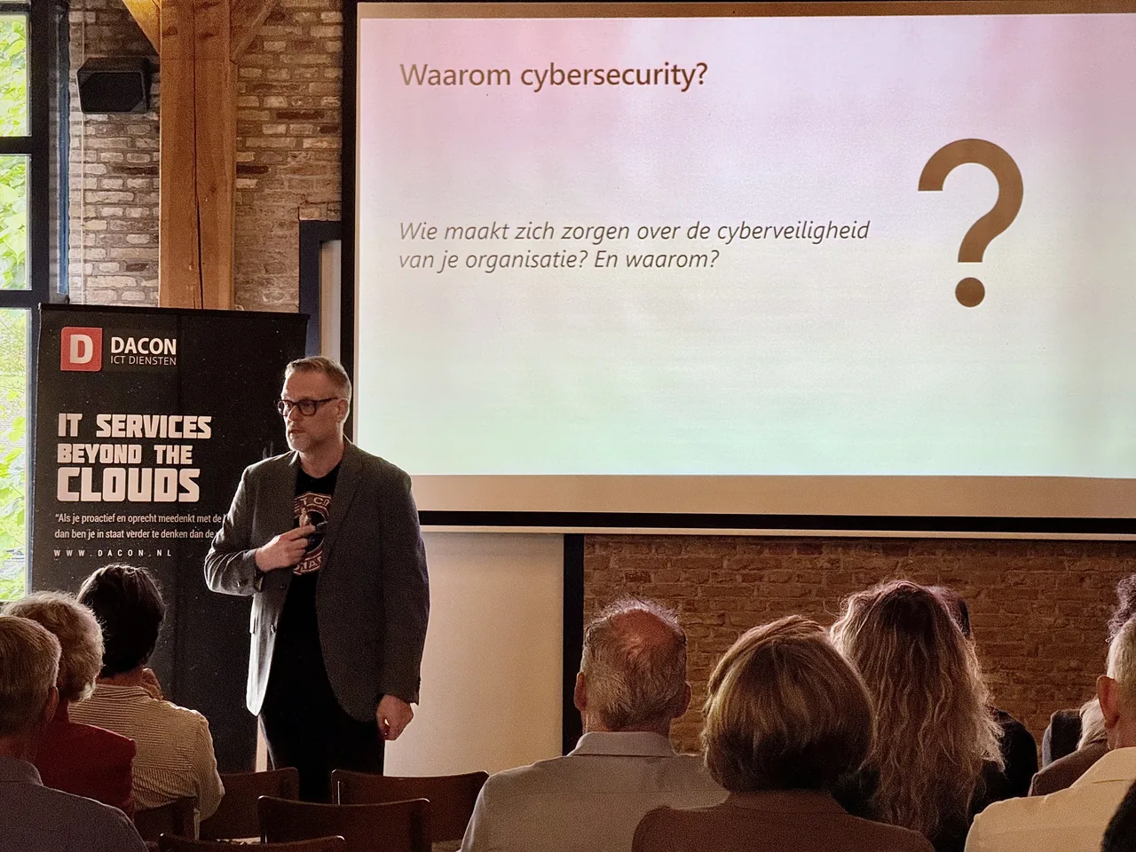 Presentatie Waarom cybersecurity tijdens de DACON-kennissessie